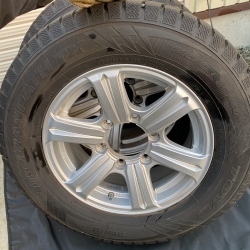 TOYO スタッドレス　215/65R15 96Q バリ山