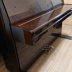 【ATLAS/高さ111cm】見た目が可愛いアトラス社アップライトピアノ