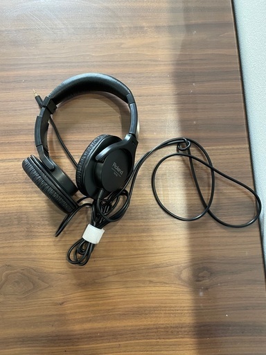 お話中】電子ピアノ ヤマハ P-70 88鍵 フットペダルヘッドホン付き