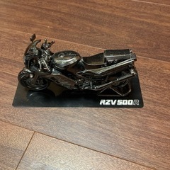 RZV500Rの金属フィギュア