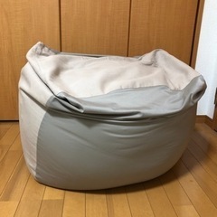 体にフィットするソファ