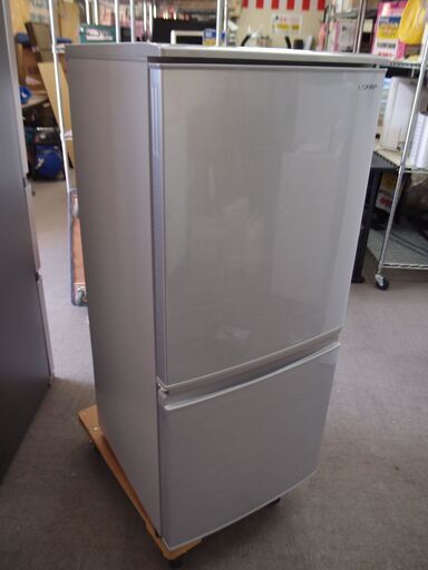 ■2019年製■SHARP ノンフロン冷凍冷蔵庫　SJ-D14F-S■137L