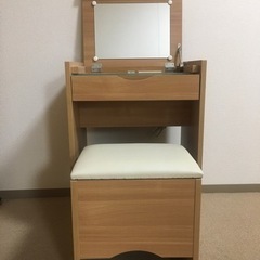 収納機能椅子・コンセント2個付き鏡台(化粧台)