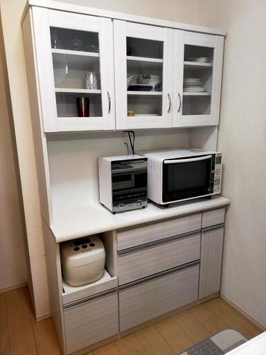 キッチンボード　食器棚　ホワイト