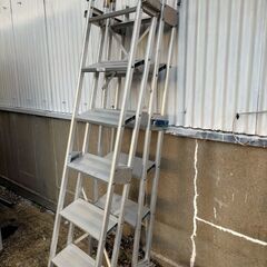 アルミ製　折り畳み式ハシゴ　折り畳み式階段