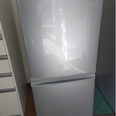 冷蔵庫　シャープ　137L   2015年です★