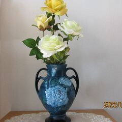 バラ柄花瓶　造花付き