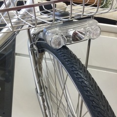 ★ 1/31 【✨高品質•パンクしにくいタイヤ✨】定価¥51,800 BRIDGESTONE ブリヂストン 26インチ 自転車 B5A03005 シルバー  3段ギア付き LEDオートライト