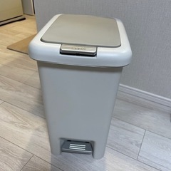 【お値下げ中】ニトリ　15L ゴミ箱