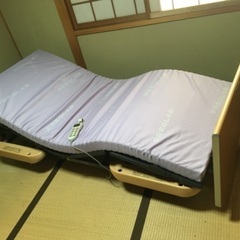 電動介護ベッド　
