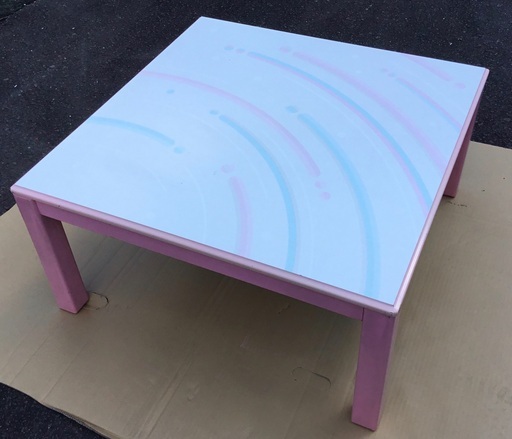 ＜動作品＞こたつ本体・75×75㎝・ピンク、天板は白です。