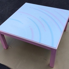 ＜動作品＞こたつ本体・75×75㎝・ピンク、天板は白です。