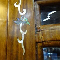 花梨材螺鈿細工　照明付飾り棚【愛品倶楽部柏店】