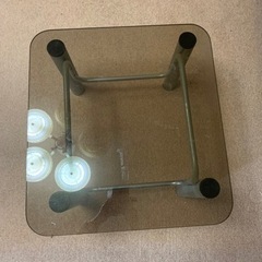 小型ガラステーブル