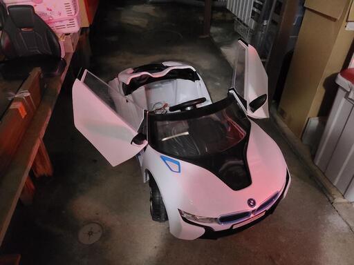 BMW　i8　電動カー　子供用