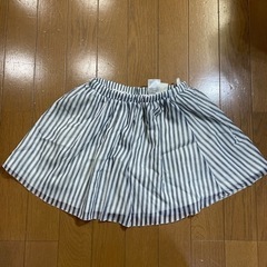 女の子  スカート　3