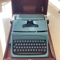 タイプライター　olivetti