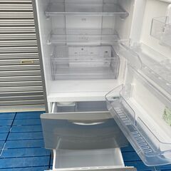 AQUA アクア　3ドア冷蔵庫　AQR-271D　2015年製