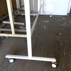 ホワイトボード 天板180×90cm 脚付 管H220201DK (ベストバイ 静岡県袋井市)