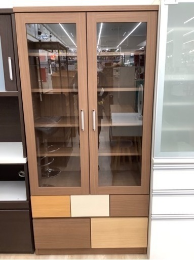 木製大容量の本棚です。