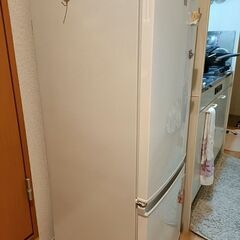 【ネット決済】冷蔵庫を1万円で譲ります。(譲り主確定済みクレカ決...
