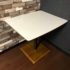【ネット決済・配送可】カリモク60 カフェテーブルとKチェア1シーター