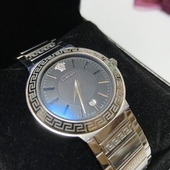 Versace ヴェルサーチ　腕時計　クォーツ　デイト　グレカ　シルバー