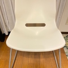 IKEAの椅子(ホワイト)