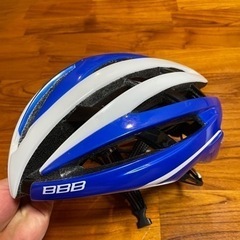 【値下げしました】クロスバイクBBBヘルメット  新品未使用✨