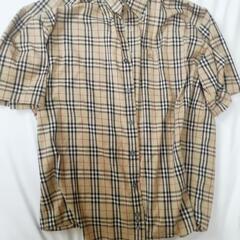 バーバリー　半袖シャツ　Tシャツと合わせて　メンズ　レディス バーバリー 半袖シャツ Tシャツと合わせて メンズ レディス