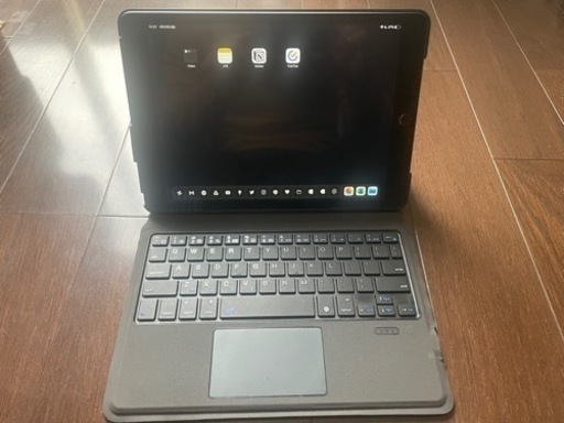 iPad 第7世代 32GB スペースグレイ Wi-Fiモデル 社外キーボード付【他