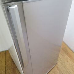 配達設置無料！ 大きめ2ドア冷蔵庫 228L SHARP LL08