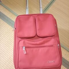 赤色スーツケース
