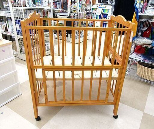 札幌市/清田区　大和屋 ベビーベッド ブラウン ベビー用品 ハイタイプ 赤ちゃん 子供用品