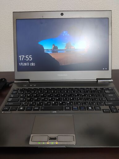 東芝 Core5搭載 高速SSD　メモリ4G 　HDMI出力 Wifi対応 WEBカメラ　バックライトキーボード　超薄型軽量