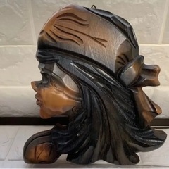 木製の女性ジプシーの壁飾り