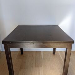 IKEAのテーブル（BJURSTAビュースタ）&椅子（ヘンリクス...