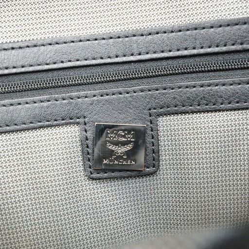 美品 MCM レザー ヴィセトス スタッズ バックパック リュック ブラック