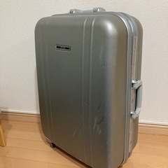 海外旅行向けサイズスーツケース　※難あり