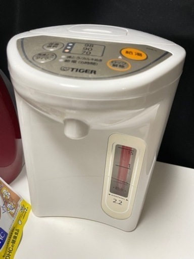 【美品】 タイガー魔法瓶(TIGER) マイコン電気ポット 保温機能 節電タイマー 2.2L アーバンホワイト PDR-G220-WU