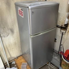 無料　引取り限定　冷蔵庫　SR111P