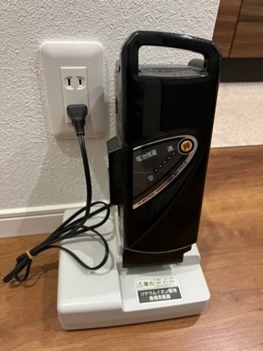 ☆ジモティ割あり☆ 机 脇キャスター付き H72.5×D55×W120 クリーニング