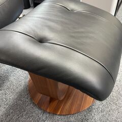 Stressless（ストレスレス）リクライニングチェアとオットマン