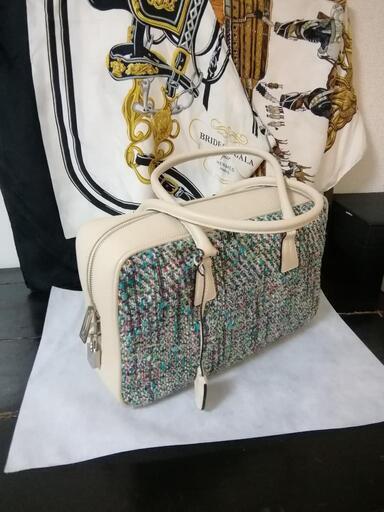 非常に美品。ADMJ　アクセソワ　レザー\u0026ツィード素材　ハンドバッグ