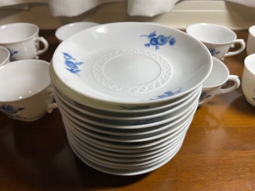 リチャードジノリカップ9客、ソーサー13枚