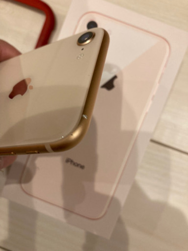 iPhone 8 Gold 256GB docomo SIMフリー ifecケース付き
