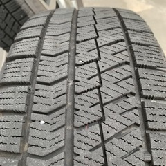 ヴォクシー　スタッドレス　15インチ