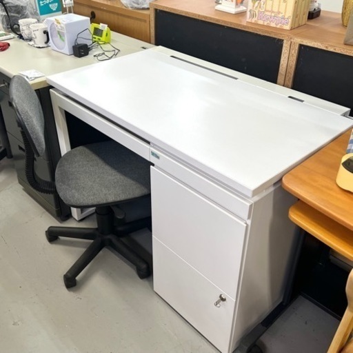 美品】事務机と椅子のセット - オフィス用家具