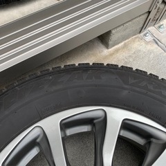 ヴォクシー　スタッドレス　15インチ