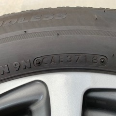 ヴォクシー　スタッドレス　15インチ